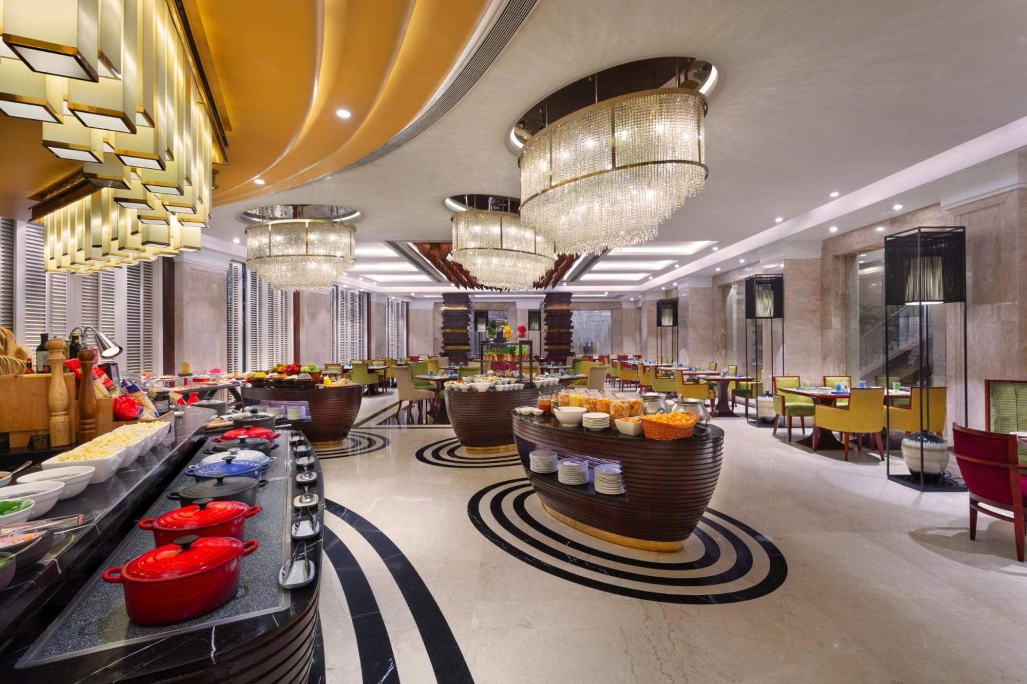 Sheraton Grand Pune Bund Garden Hotel Экстерьер фото
