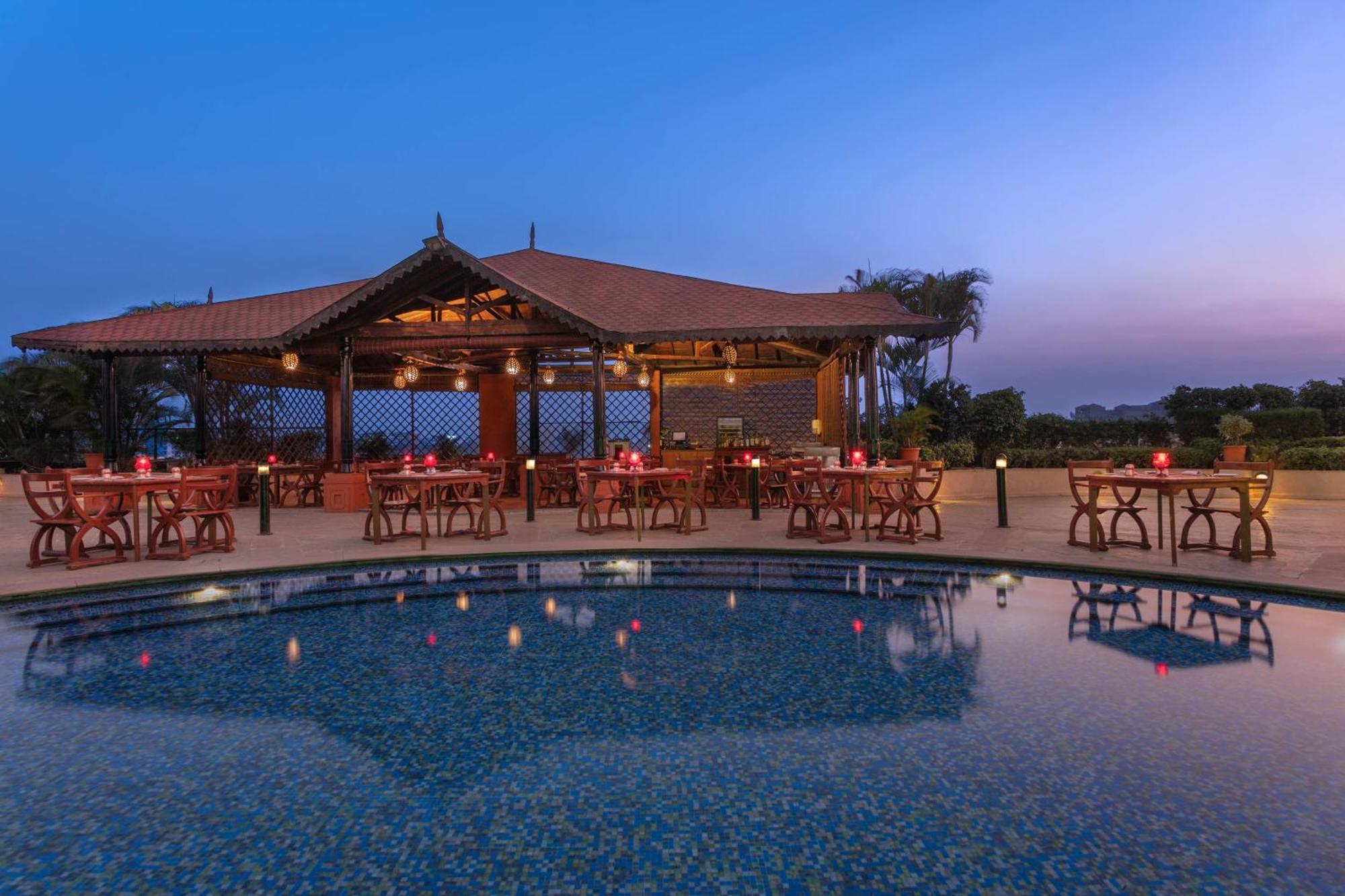 Sheraton Grand Pune Bund Garden Hotel Экстерьер фото