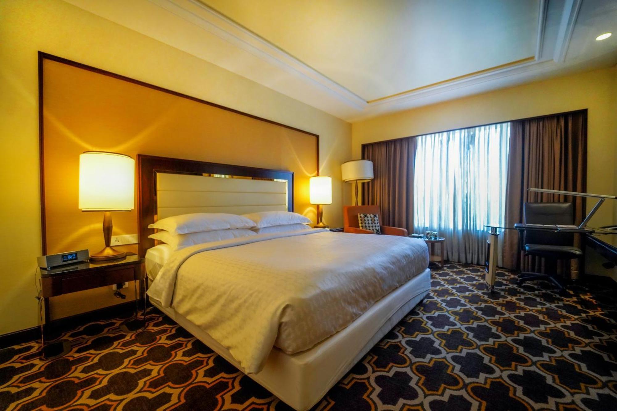 Sheraton Grand Pune Bund Garden Hotel Экстерьер фото