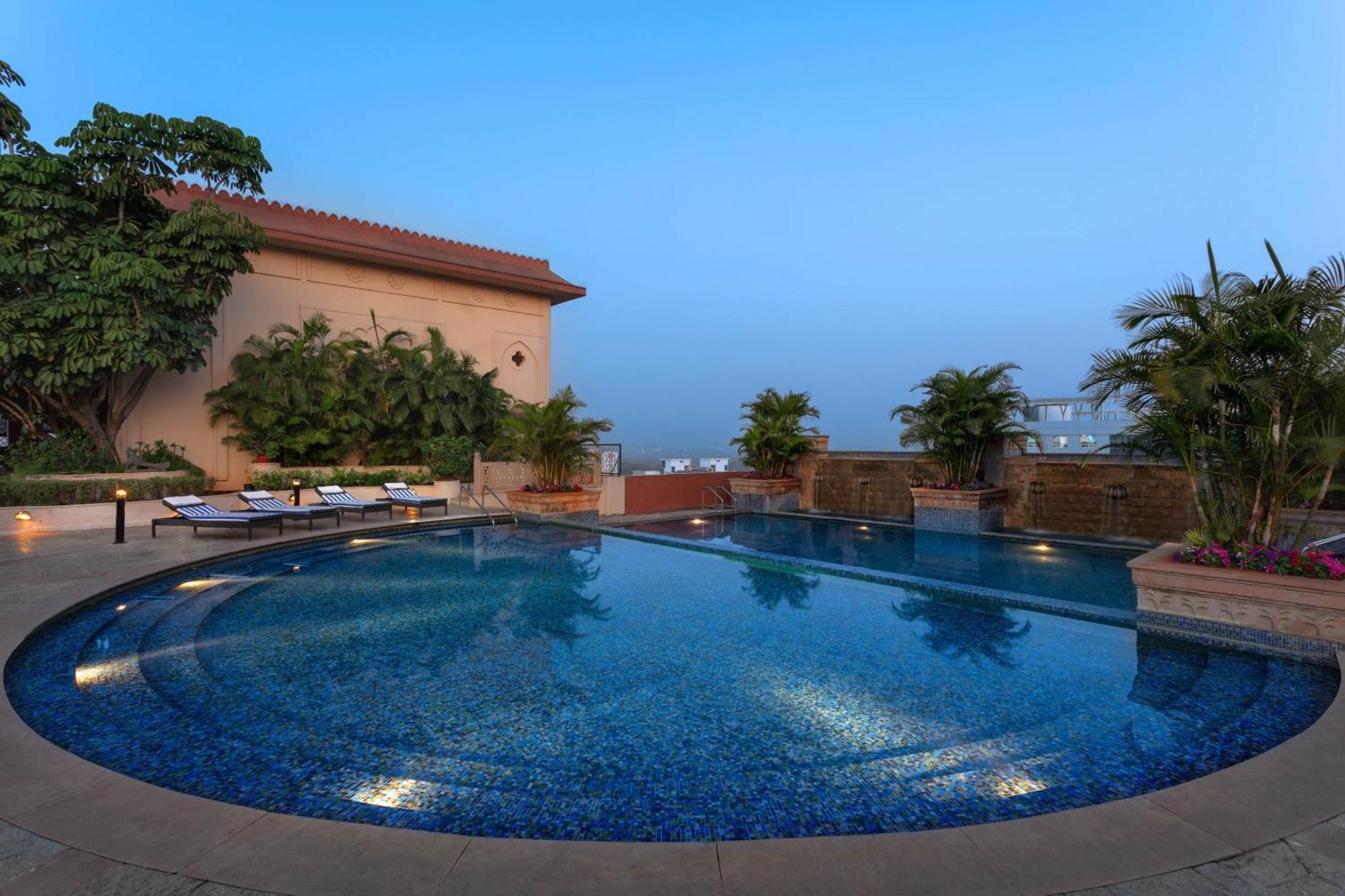 Sheraton Grand Pune Bund Garden Hotel Экстерьер фото