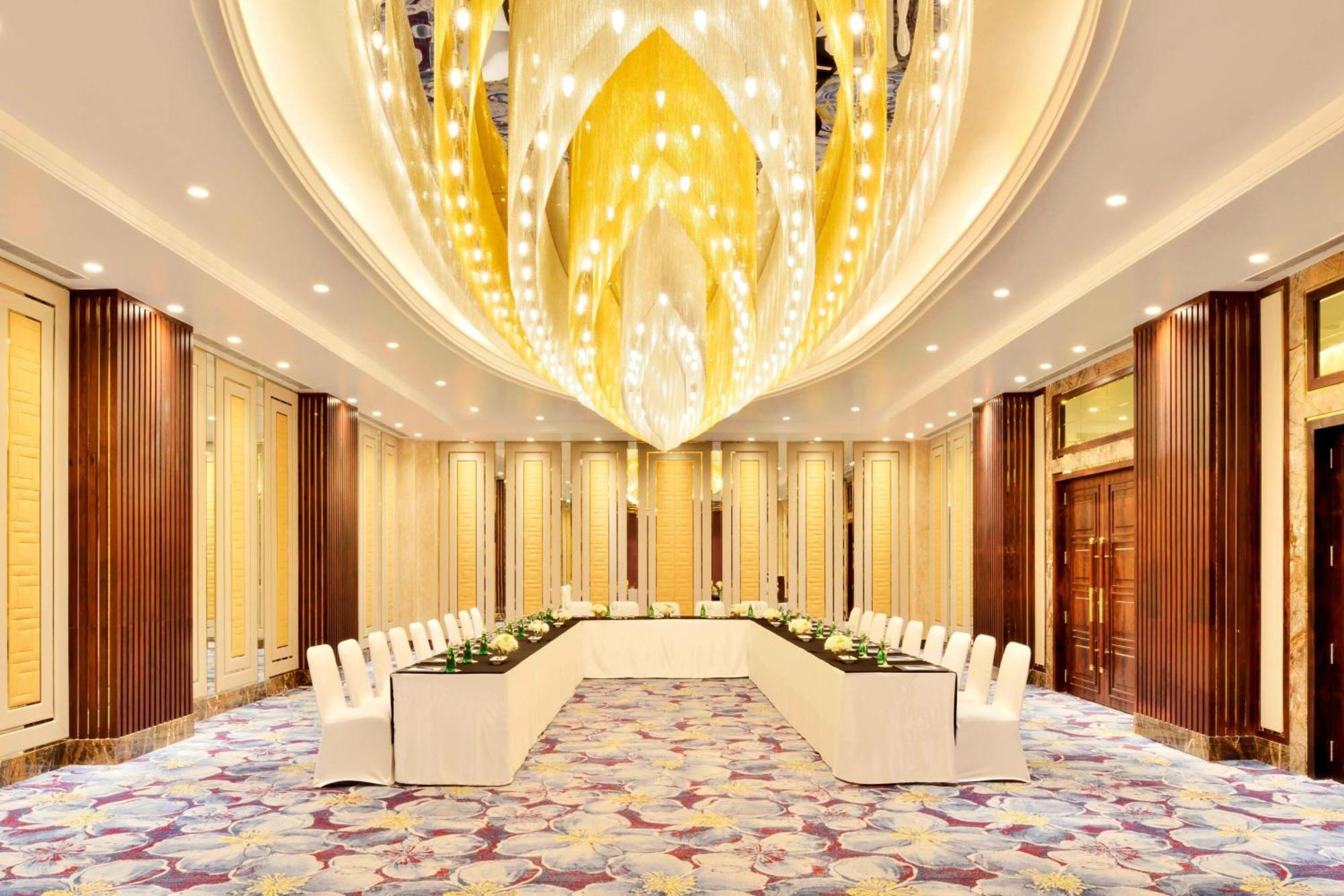 Sheraton Grand Pune Bund Garden Hotel Экстерьер фото