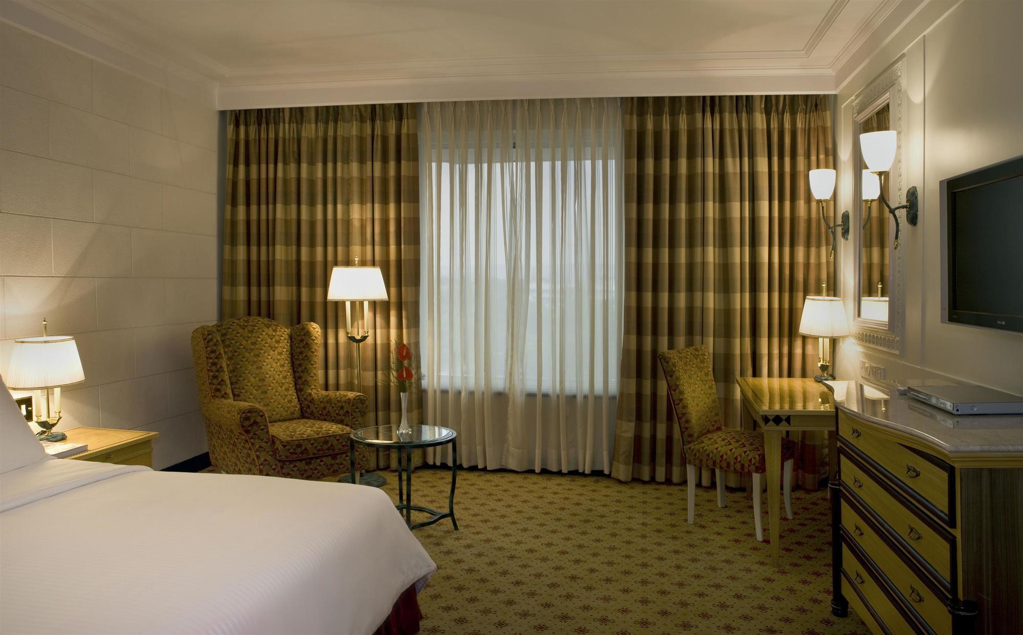 Sheraton Grand Pune Bund Garden Hotel Экстерьер фото