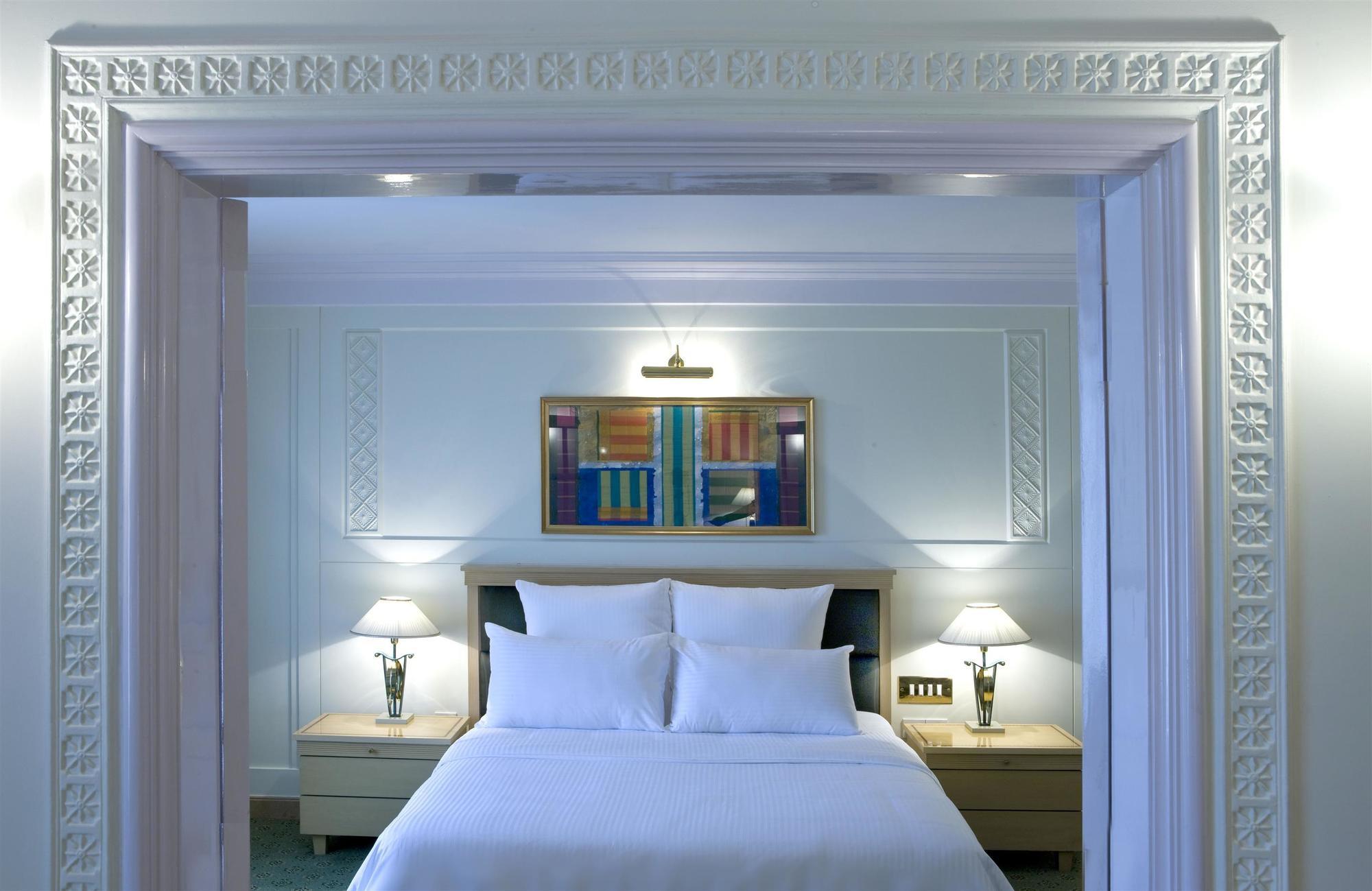 Sheraton Grand Pune Bund Garden Hotel Экстерьер фото