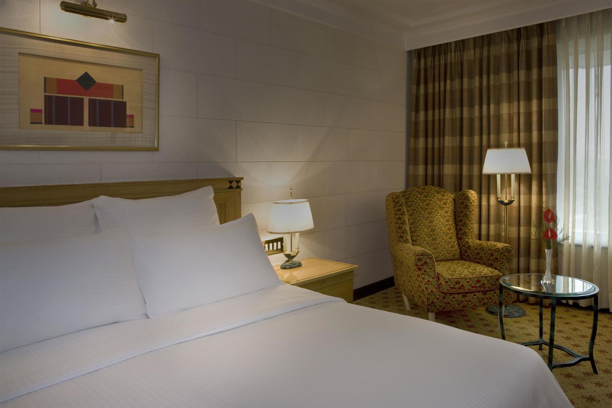 Sheraton Grand Pune Bund Garden Hotel Экстерьер фото