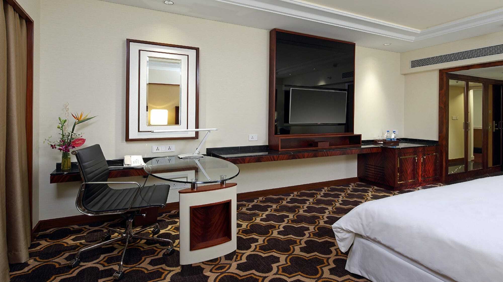 Sheraton Grand Pune Bund Garden Hotel Экстерьер фото
